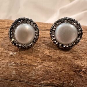 Elegant Pearl and Crystal Stud Earrings